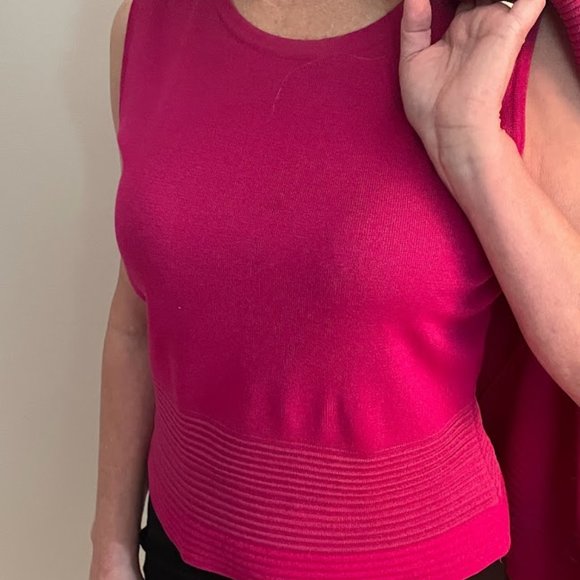 ST JOHN Fuchsia Pink Wool/Rayon Cardigan Sweater and Sleeveless Top, Size S - Picture 8 of 11